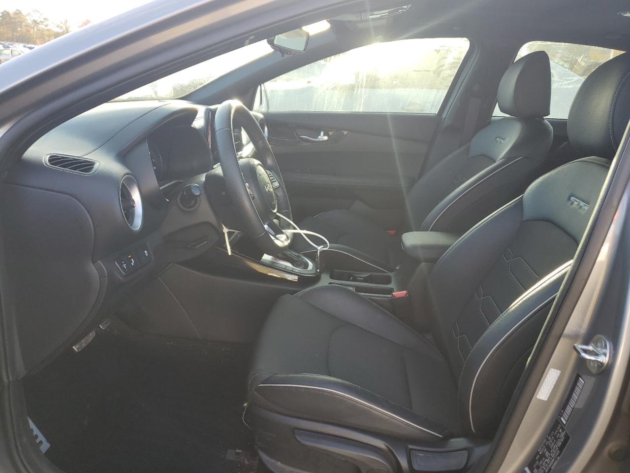 2024 Kia Forte - Image 7