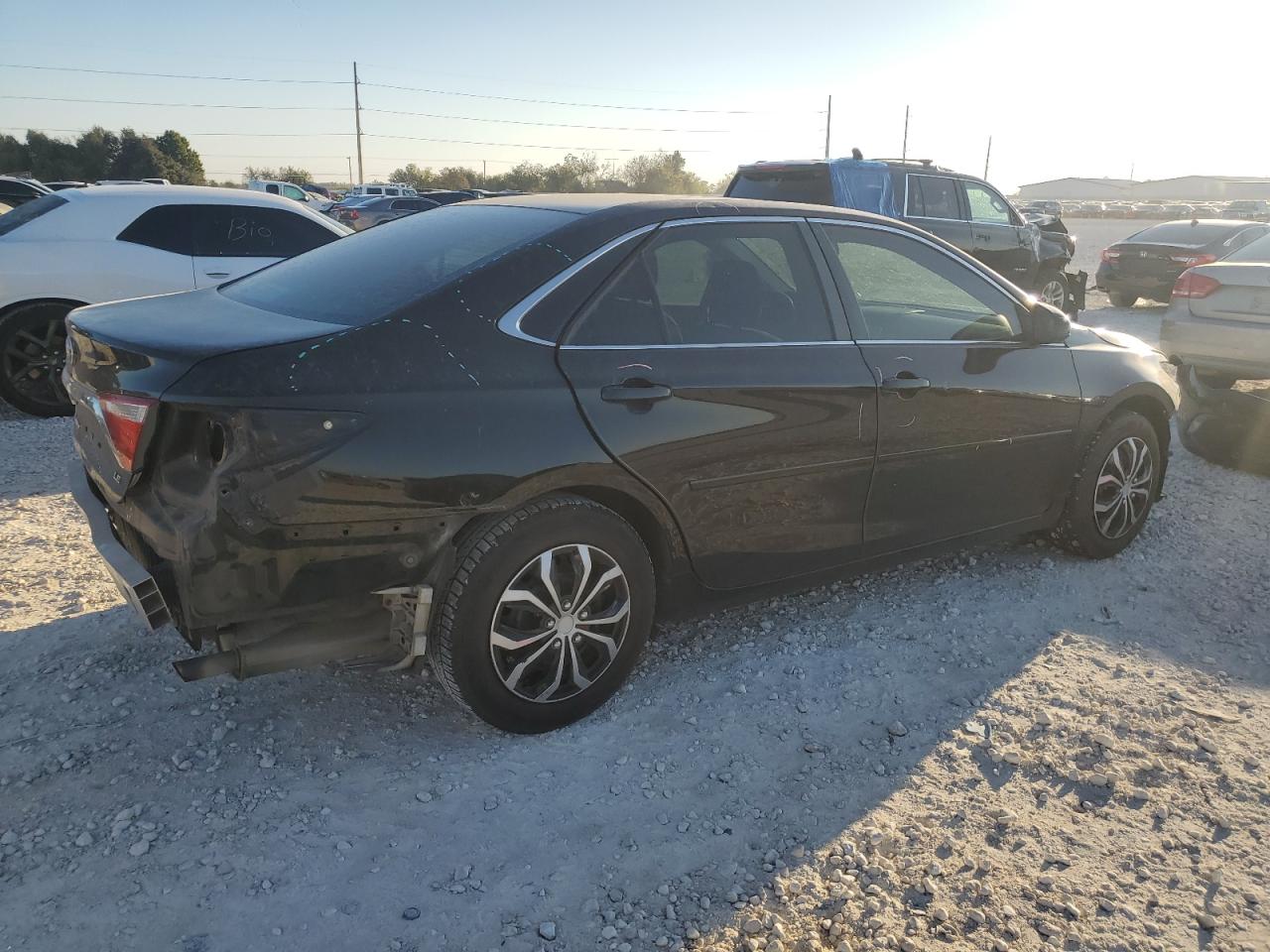 VIN 4T4BF1FK3GR552859 2016 TOYOTA CAMRY no.3