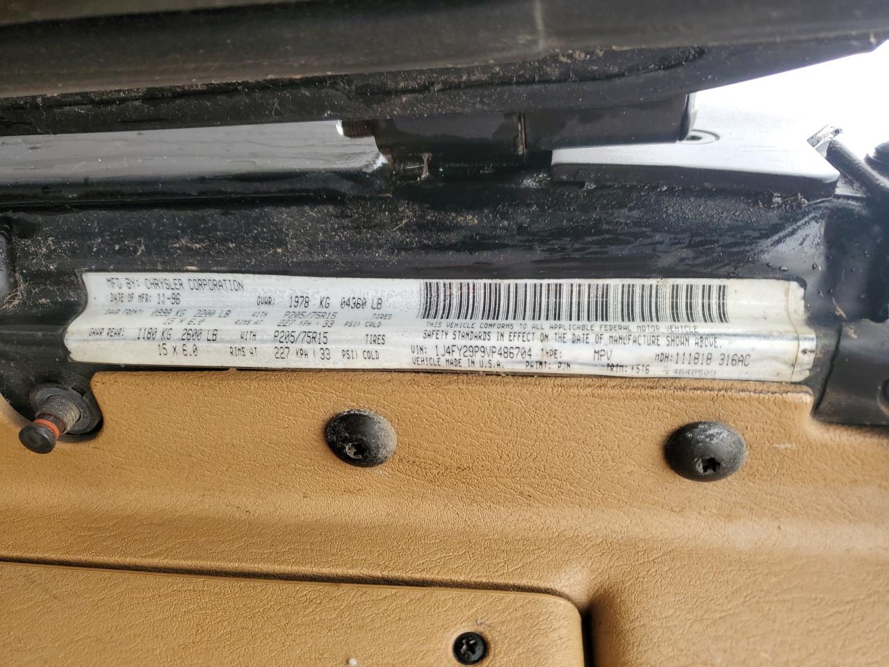 1997 Jeep Wrangler - Image 12