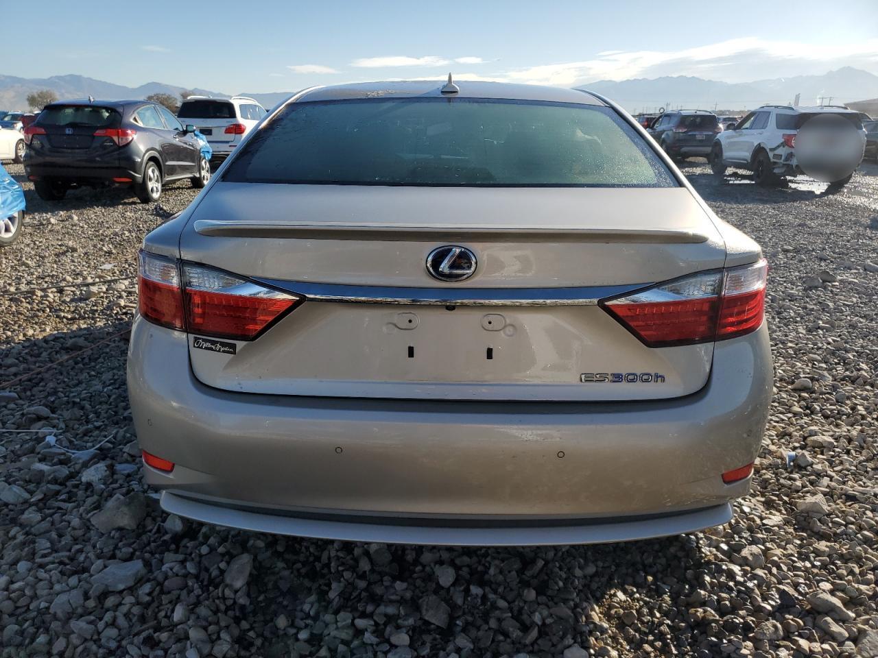 2014 Lexus ES - Image 6