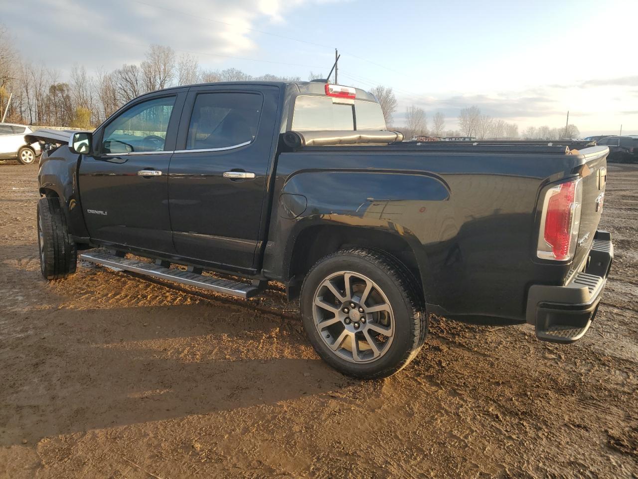 2019 GMC Canyon - Image 2