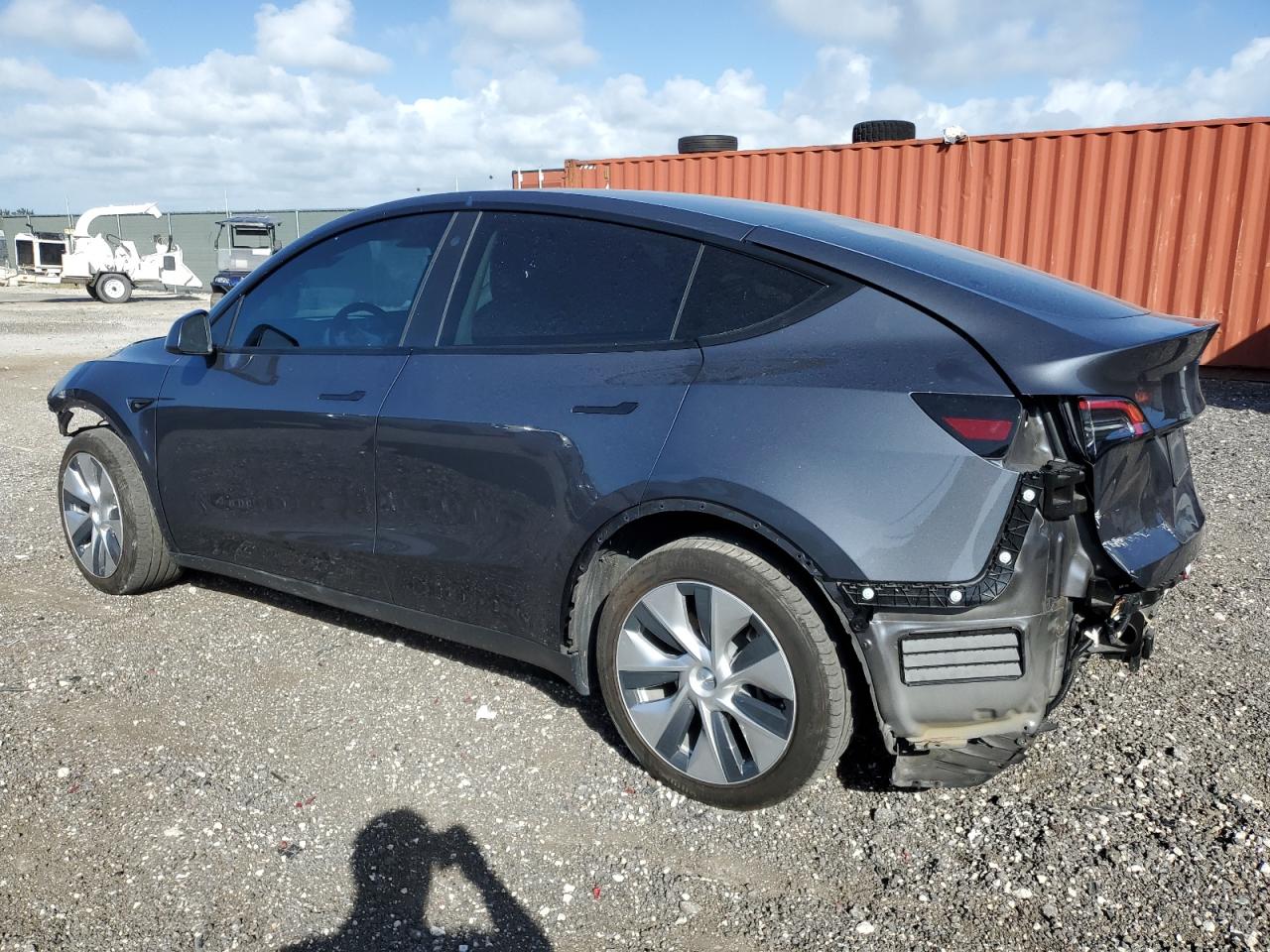 VIN 7SAYGDEE1NF431856 2022 TESLA MODEL Y no.2