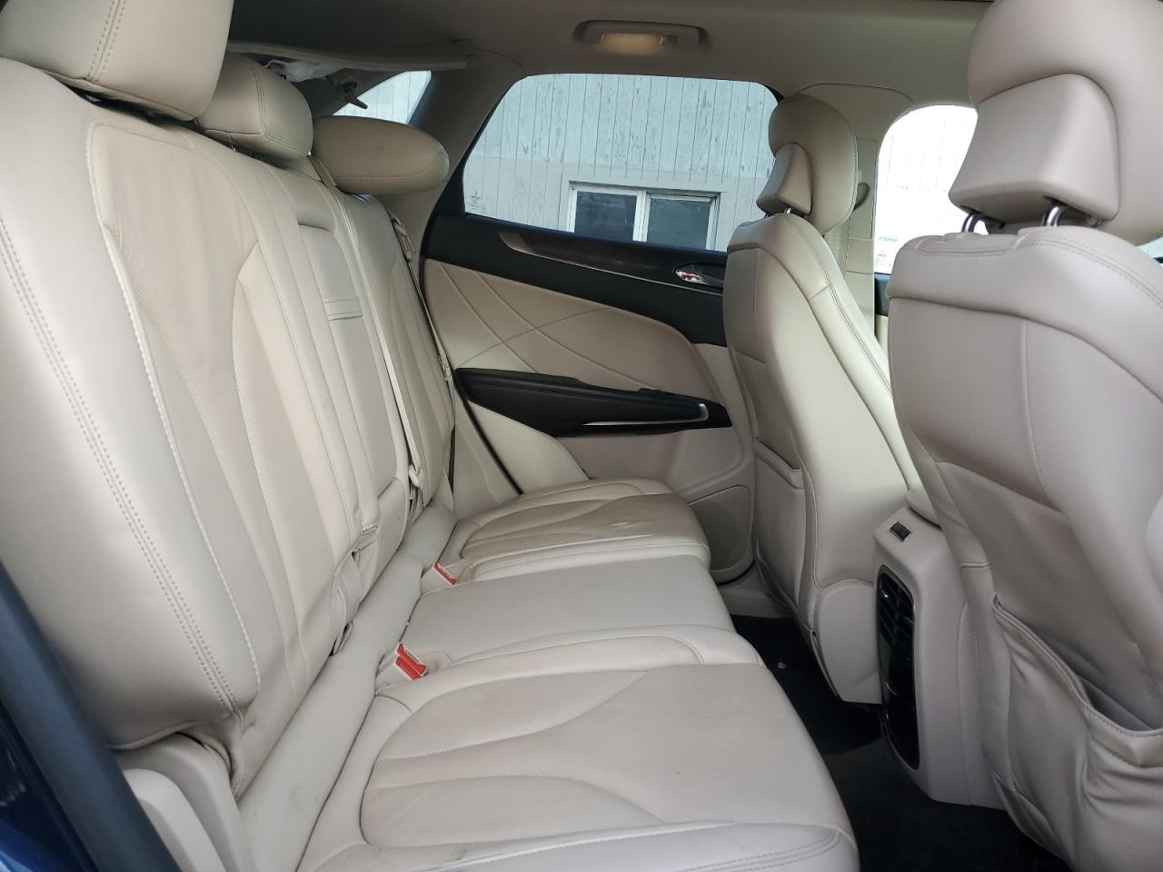 2017 Lincoln MKC - Image 11