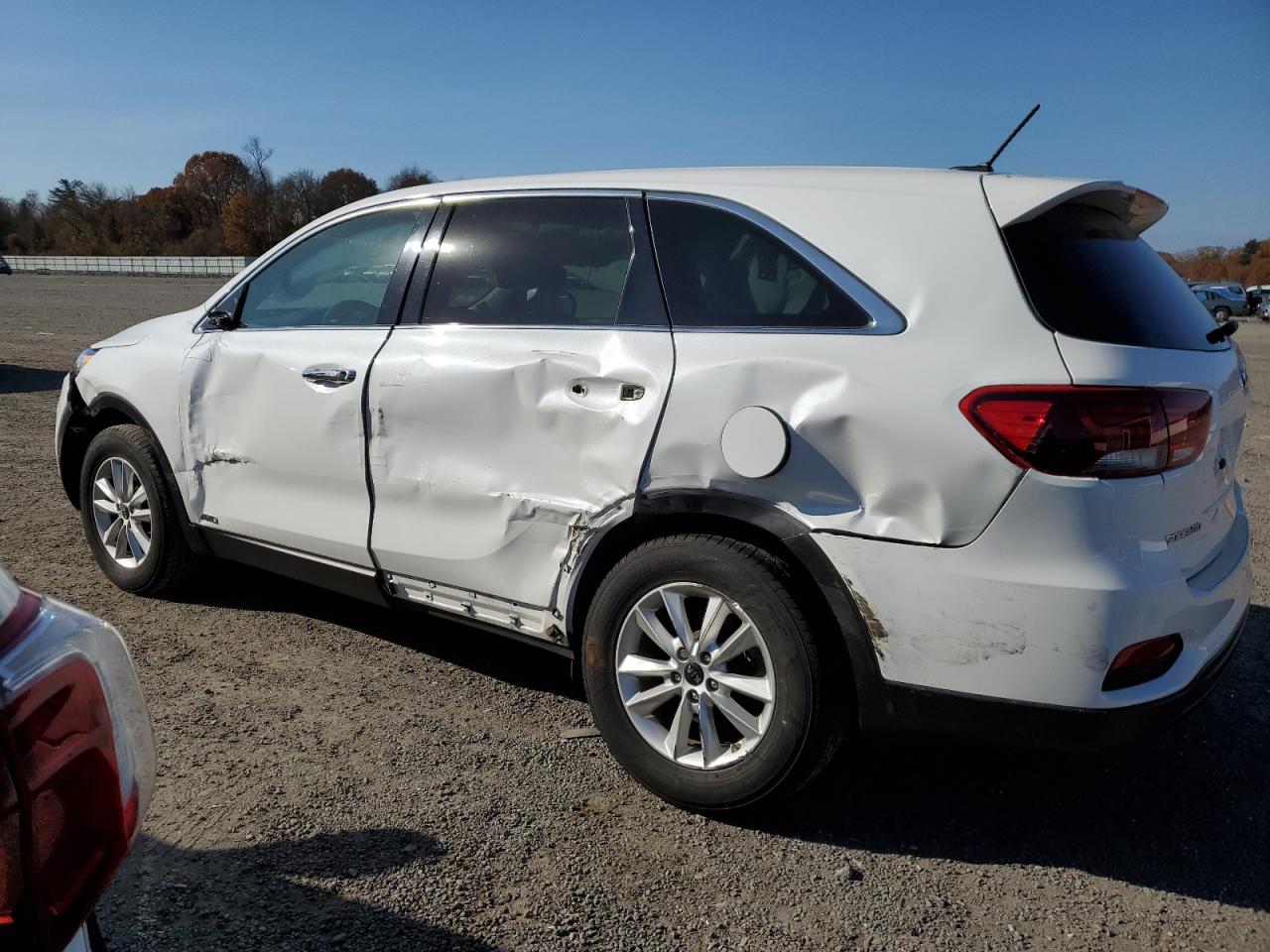 2019 Kia Sorento - Image 2