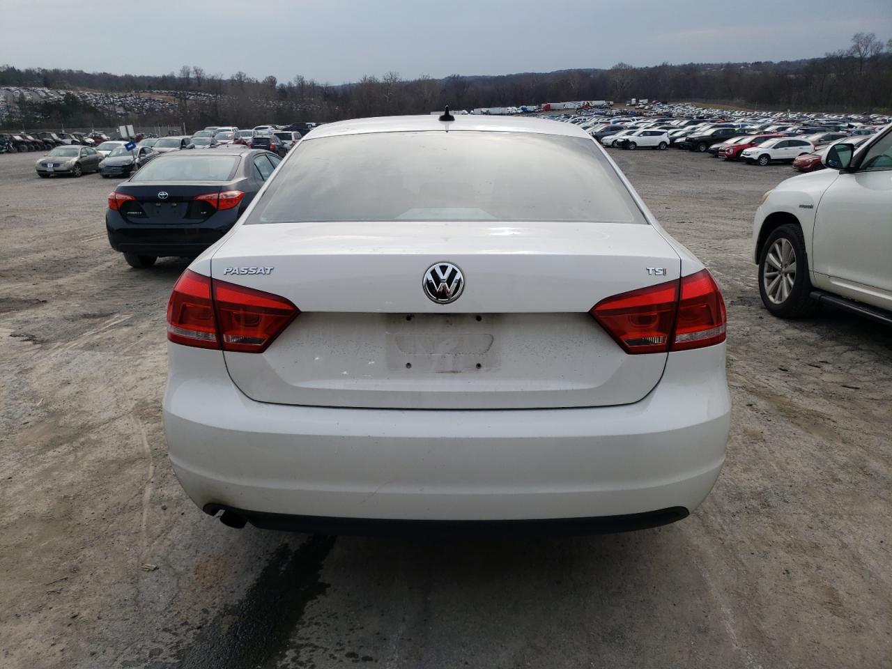 2015 Volkswagen Passat S VIN: 1VWAT7A35FC100712 Lot: 80656294