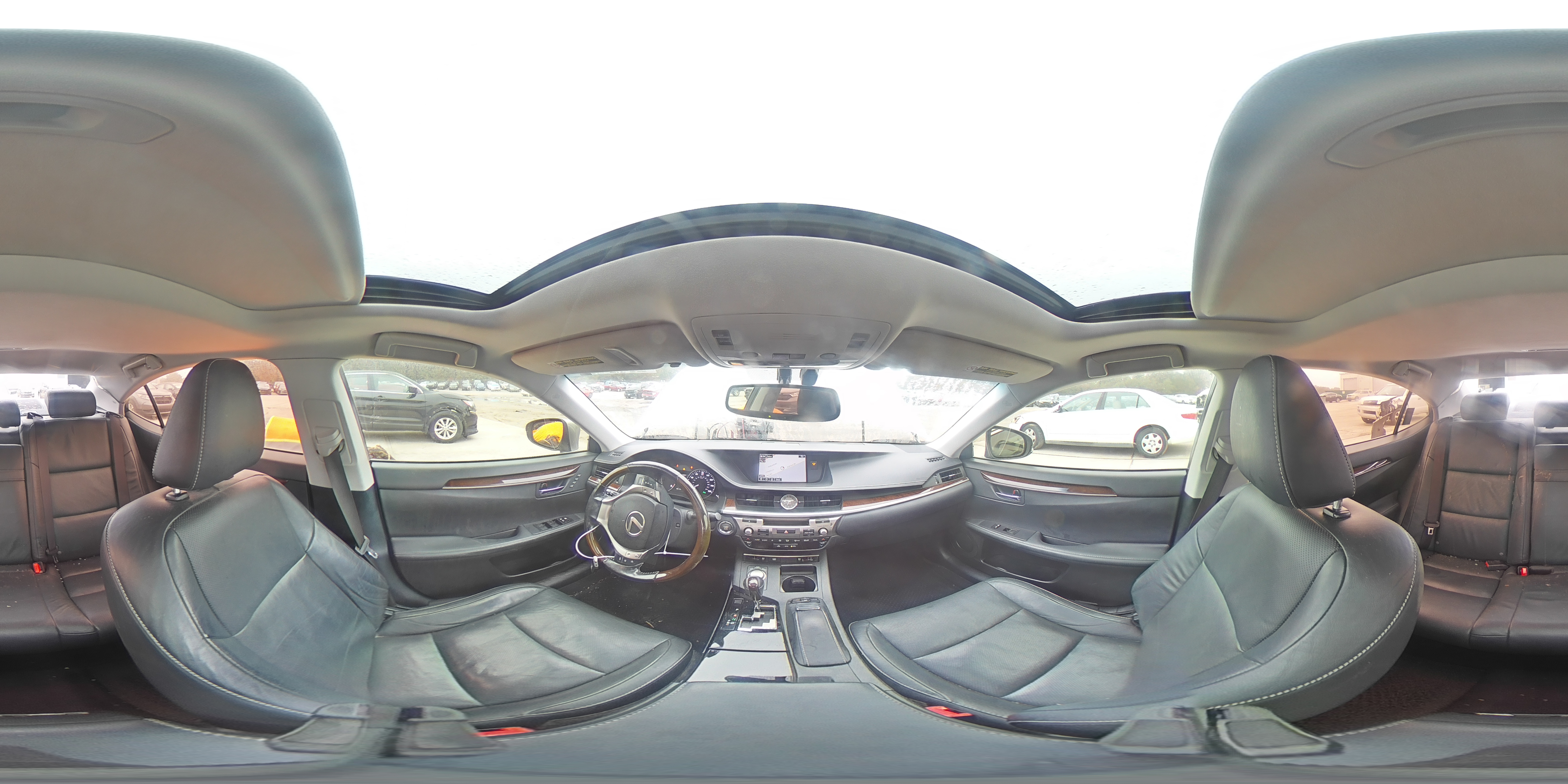2015 Lexus ES - Image 13