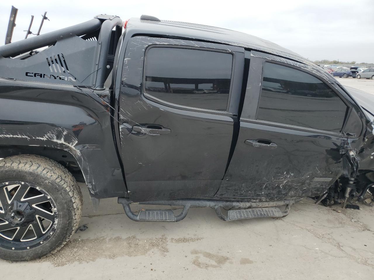 2018 GMC Canyon - Image 11