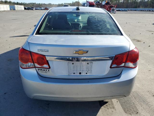 Sedans CHEVROLET CRUZE 2015 Srebrny