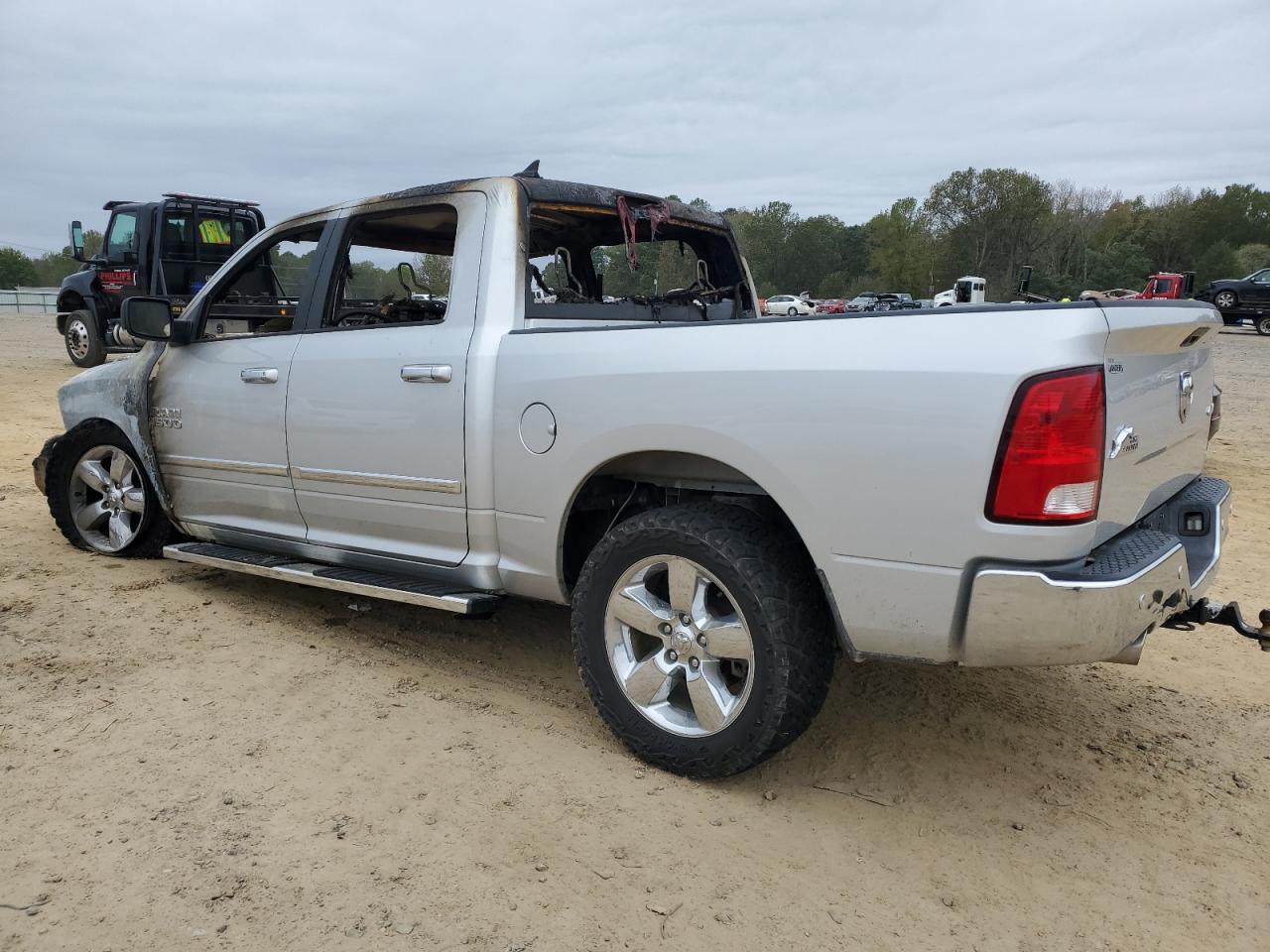 2016 RAM 1500 - Image 2