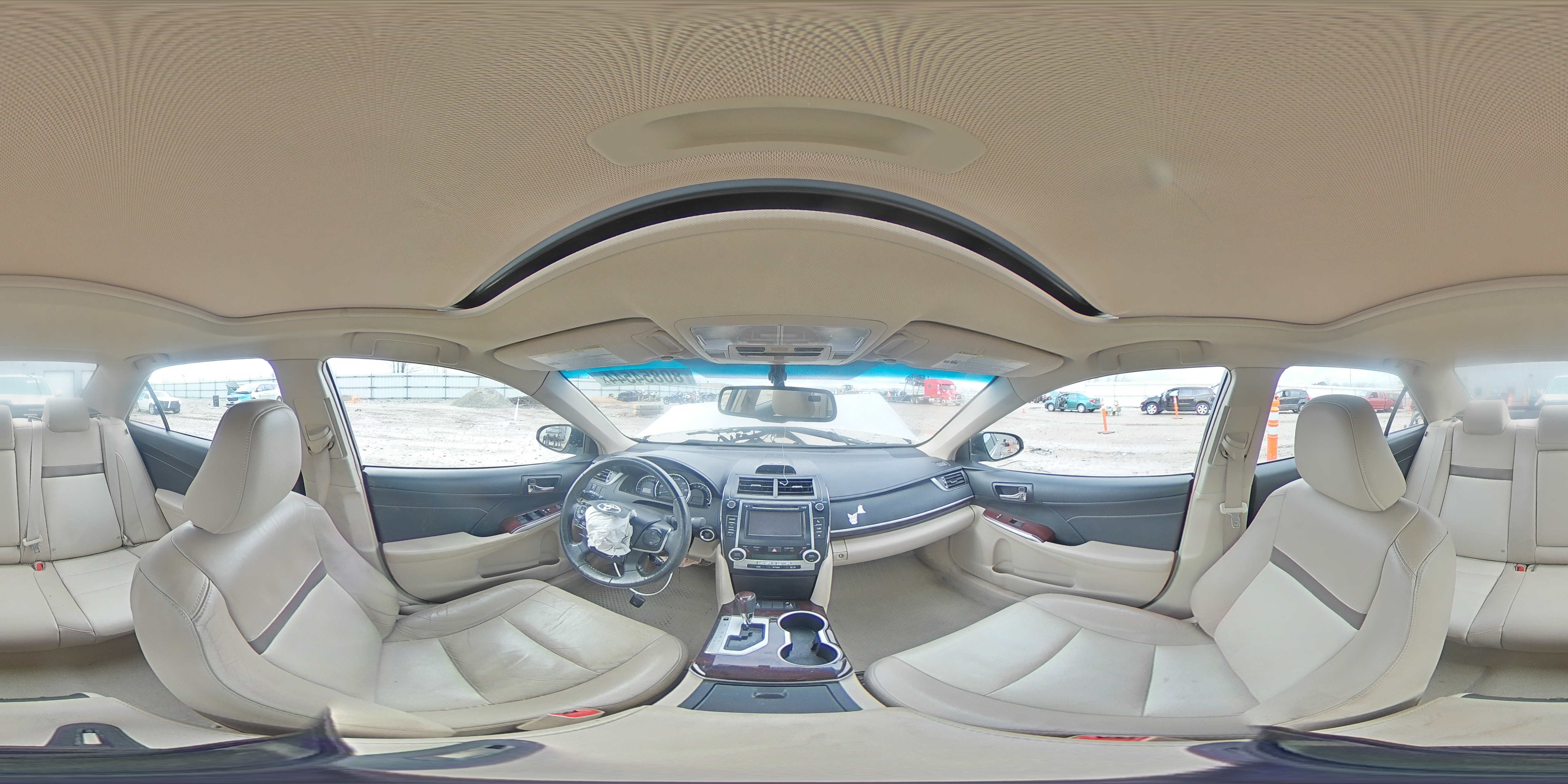 2014 Toyota Camry - Image 13