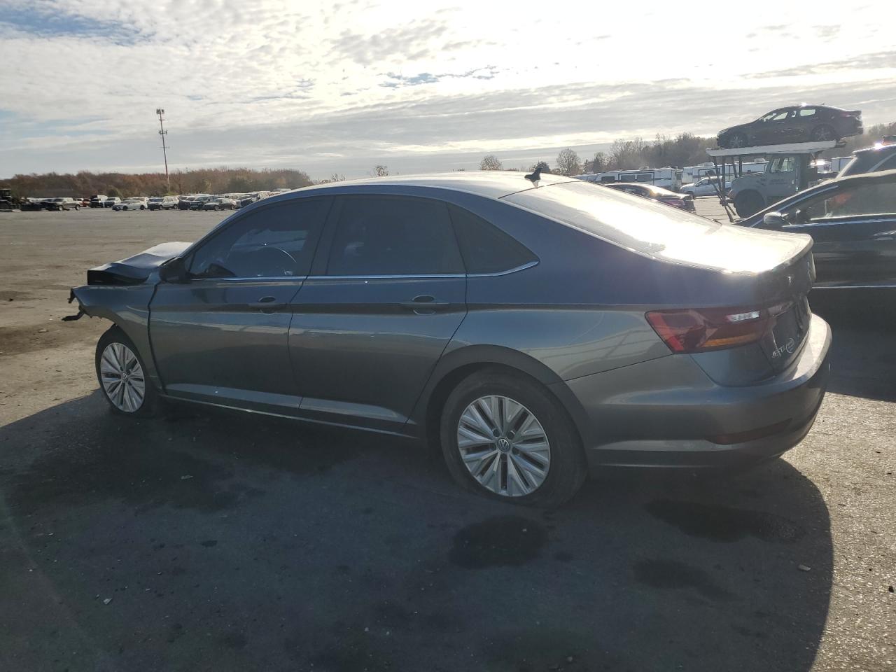 2019 Volkswagen Jetta - Image 2
