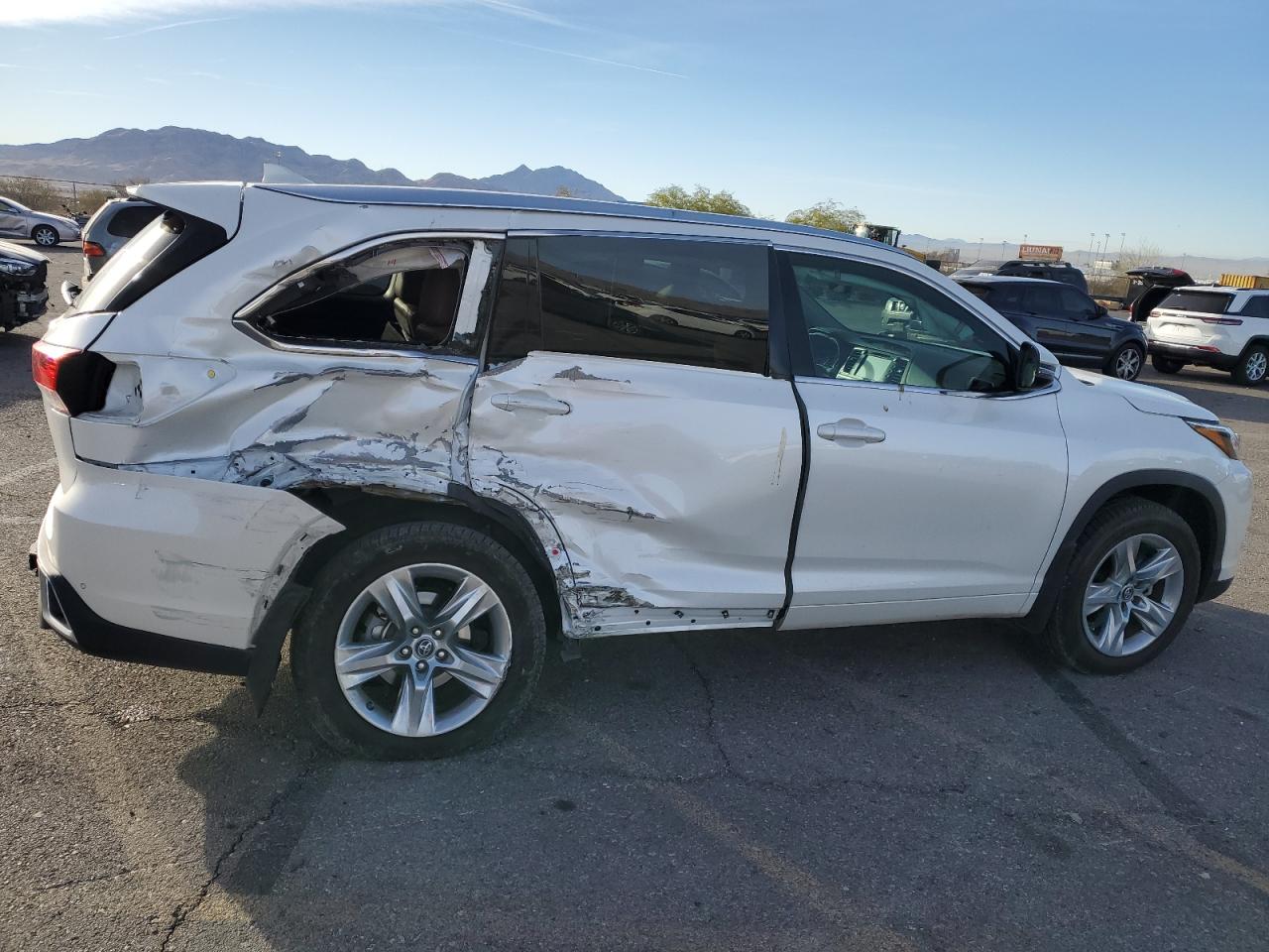 5TDDZRFH6JS824320 TOYOTA HIGHLANDER 2018
