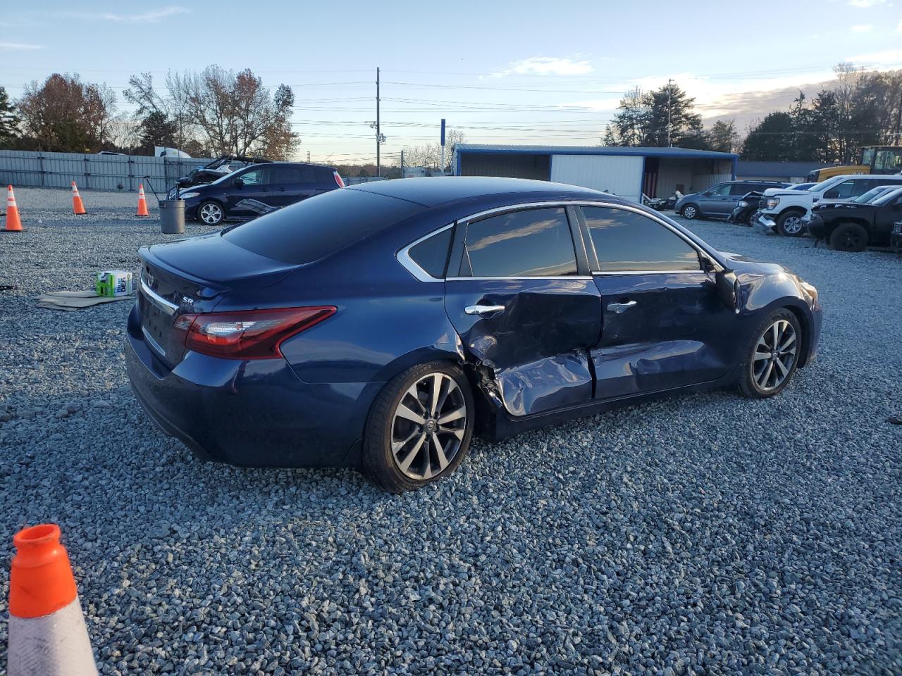 2017 Nissan Altima - Image 3