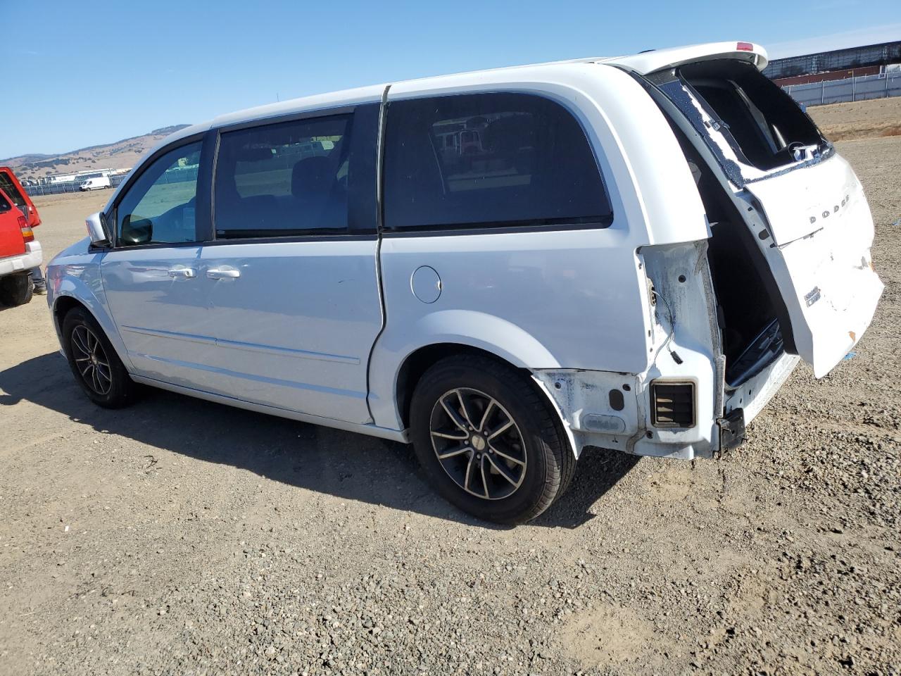 2017 Dodge Caravan - Image 2
