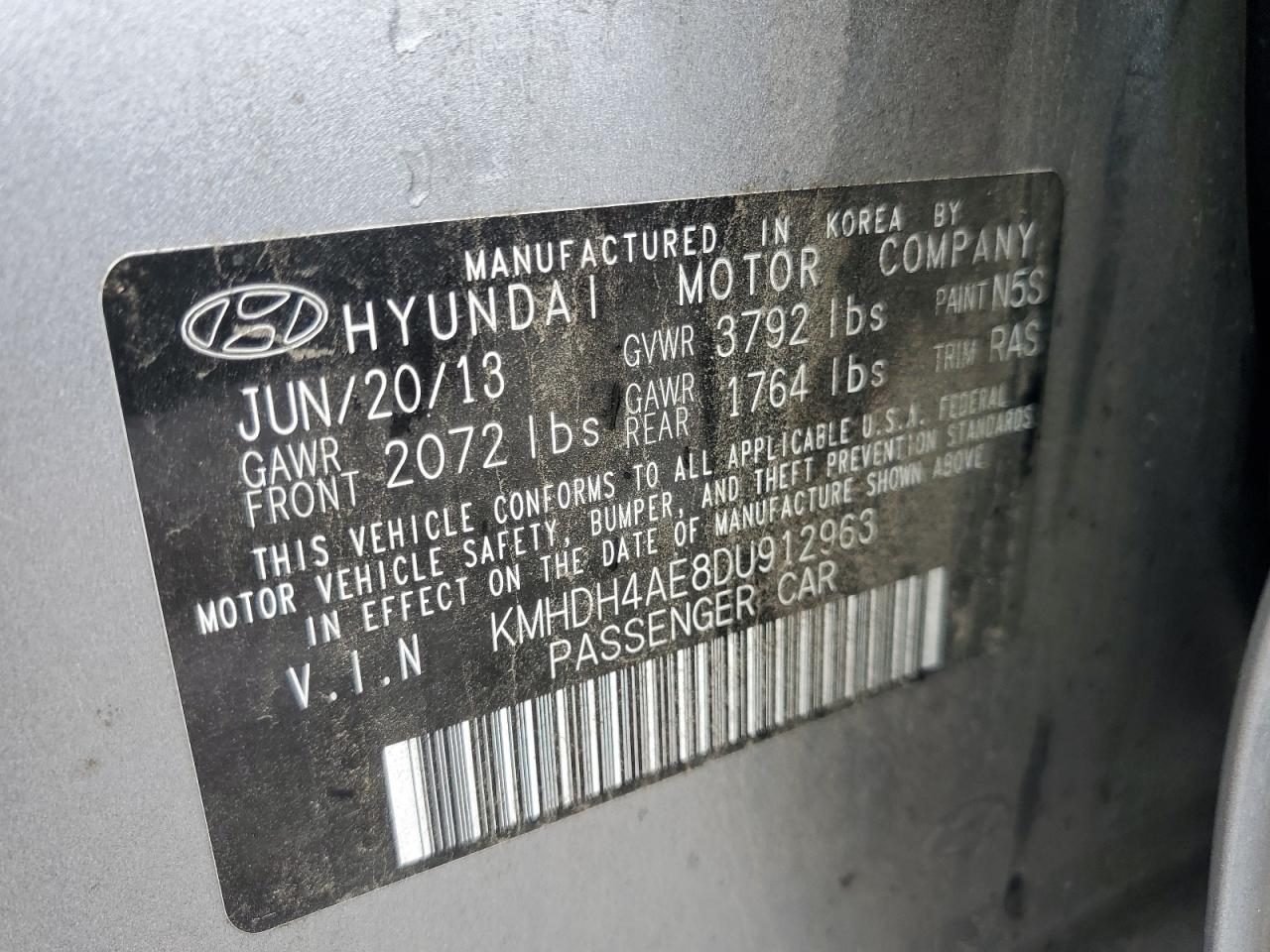 2013 Hyundai Elantra - Image 12