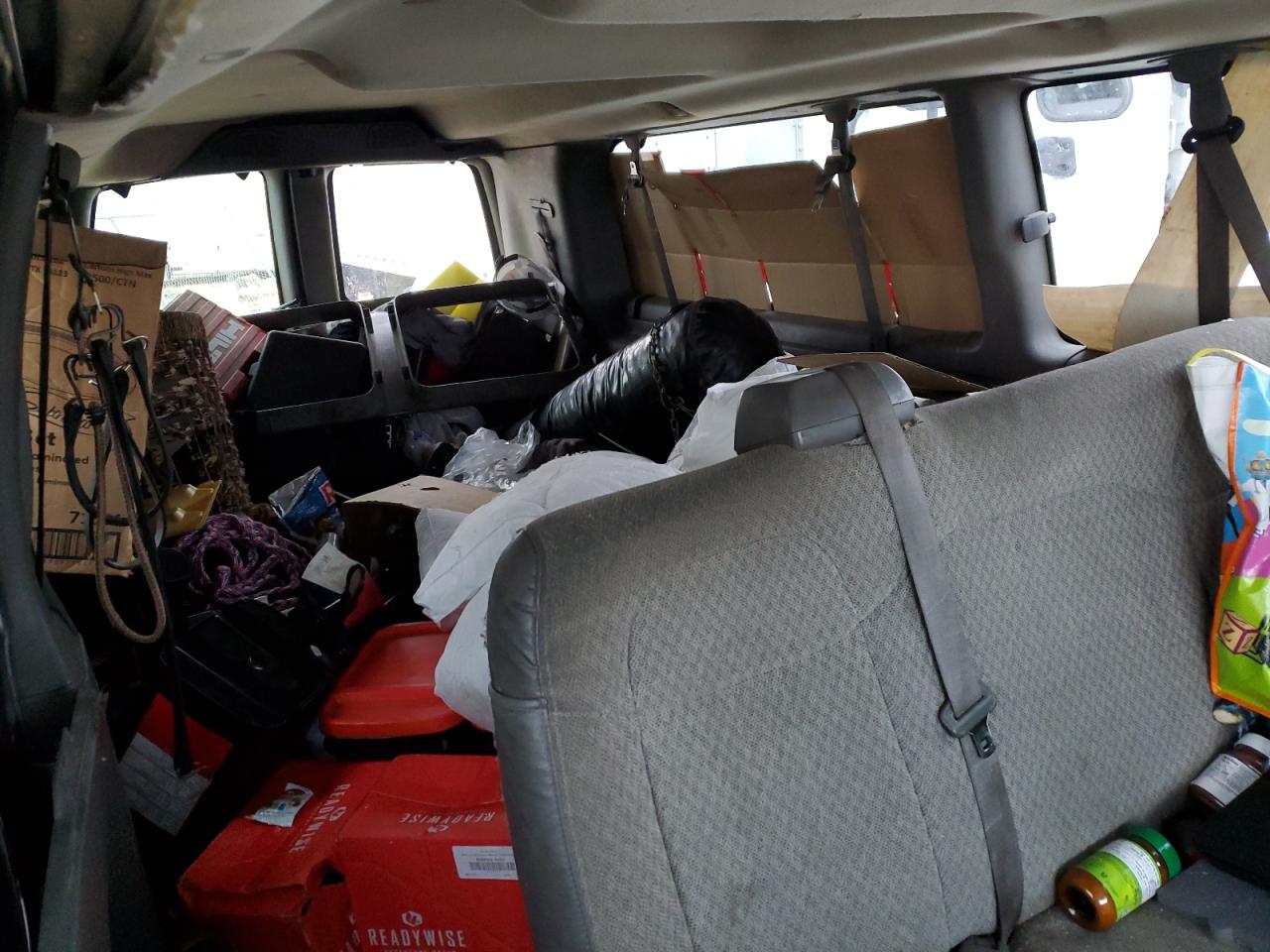 2008 Chevrolet Express - Image 11