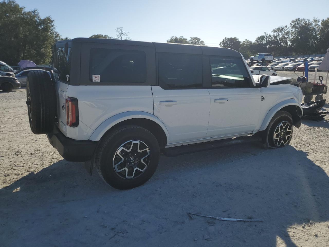 2023 Ford Bronco - Image 3