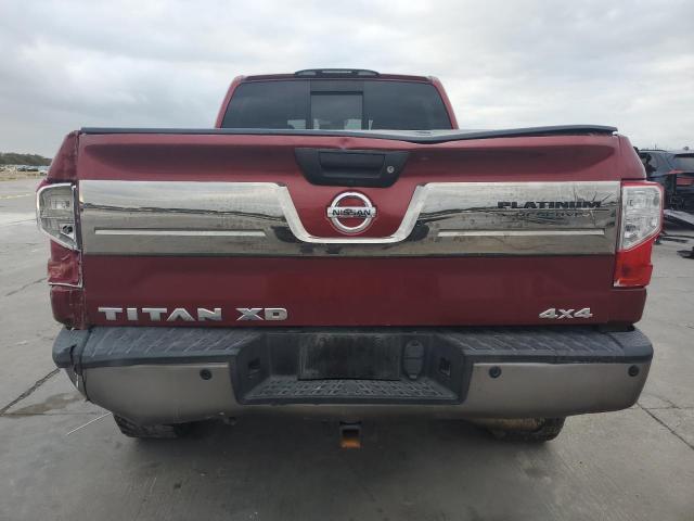 Pickups NISSAN TITAN 2016 Czerwony