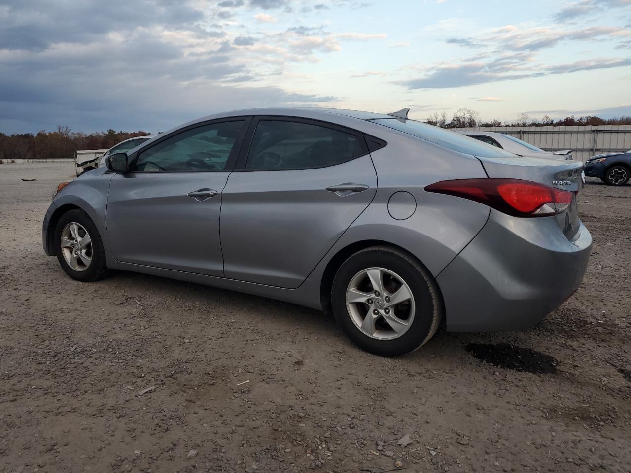 2015 Hyundai Elantra - Image 2