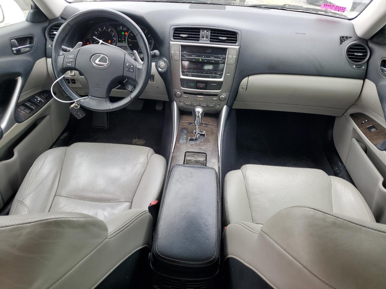 2010 Lexus IS - Image 8