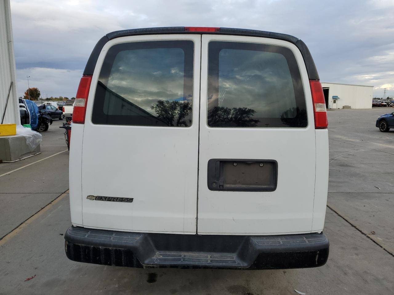 2018 Chevrolet Express G2500 VIN: 1GCWGBFPXJ1279460 Lot: 80558114