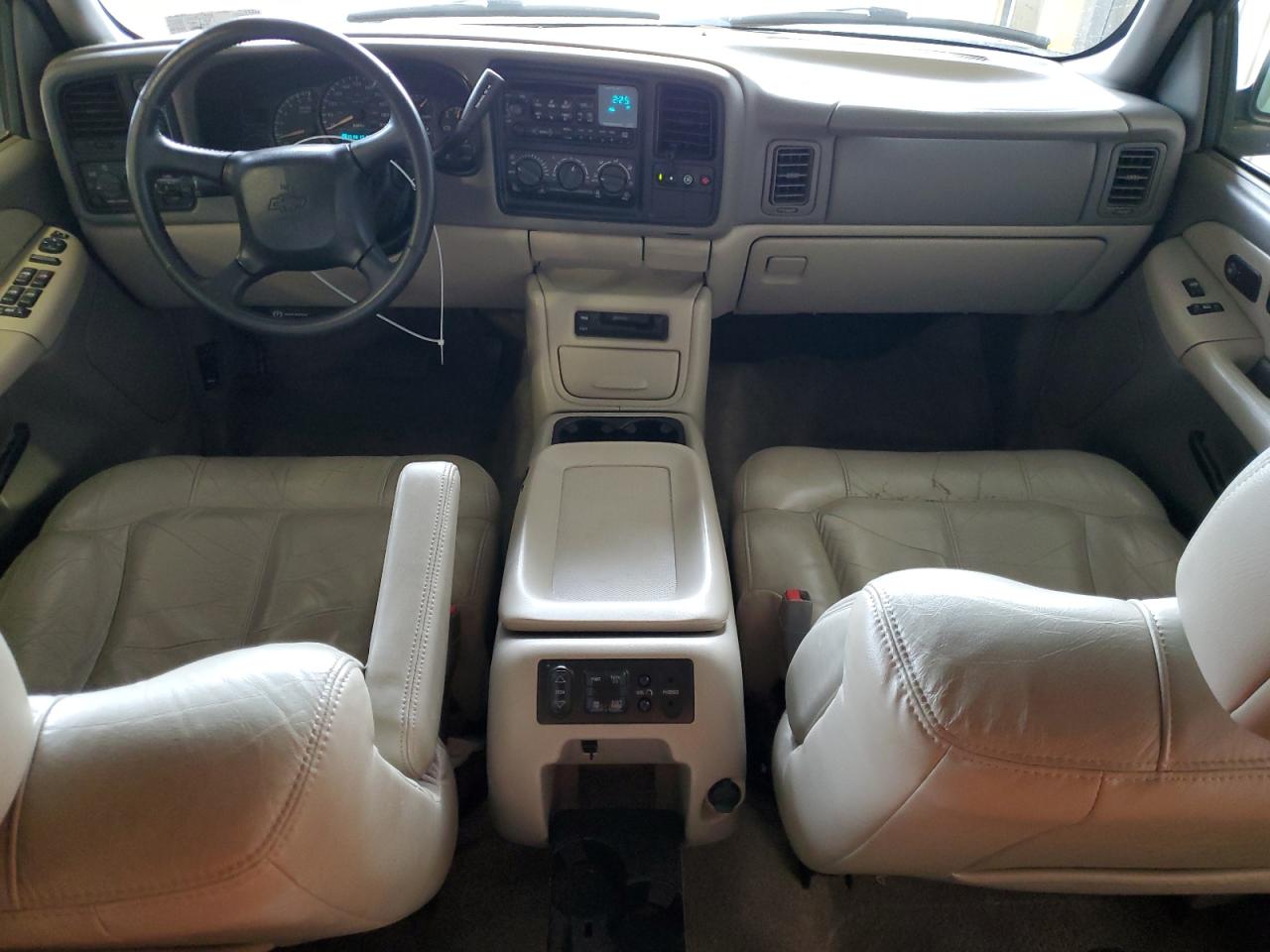 2002 Chevrolet Tahoe - Image 8