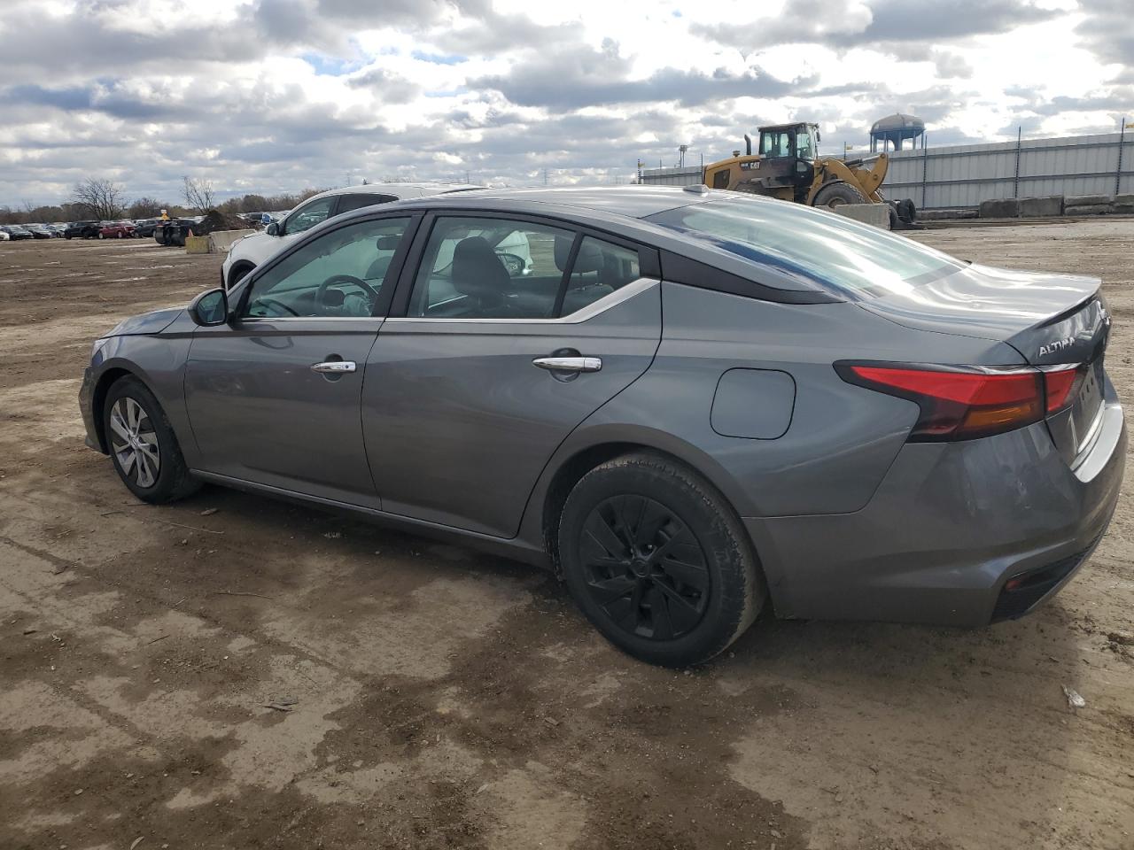 2020 Nissan Altima - Image 2