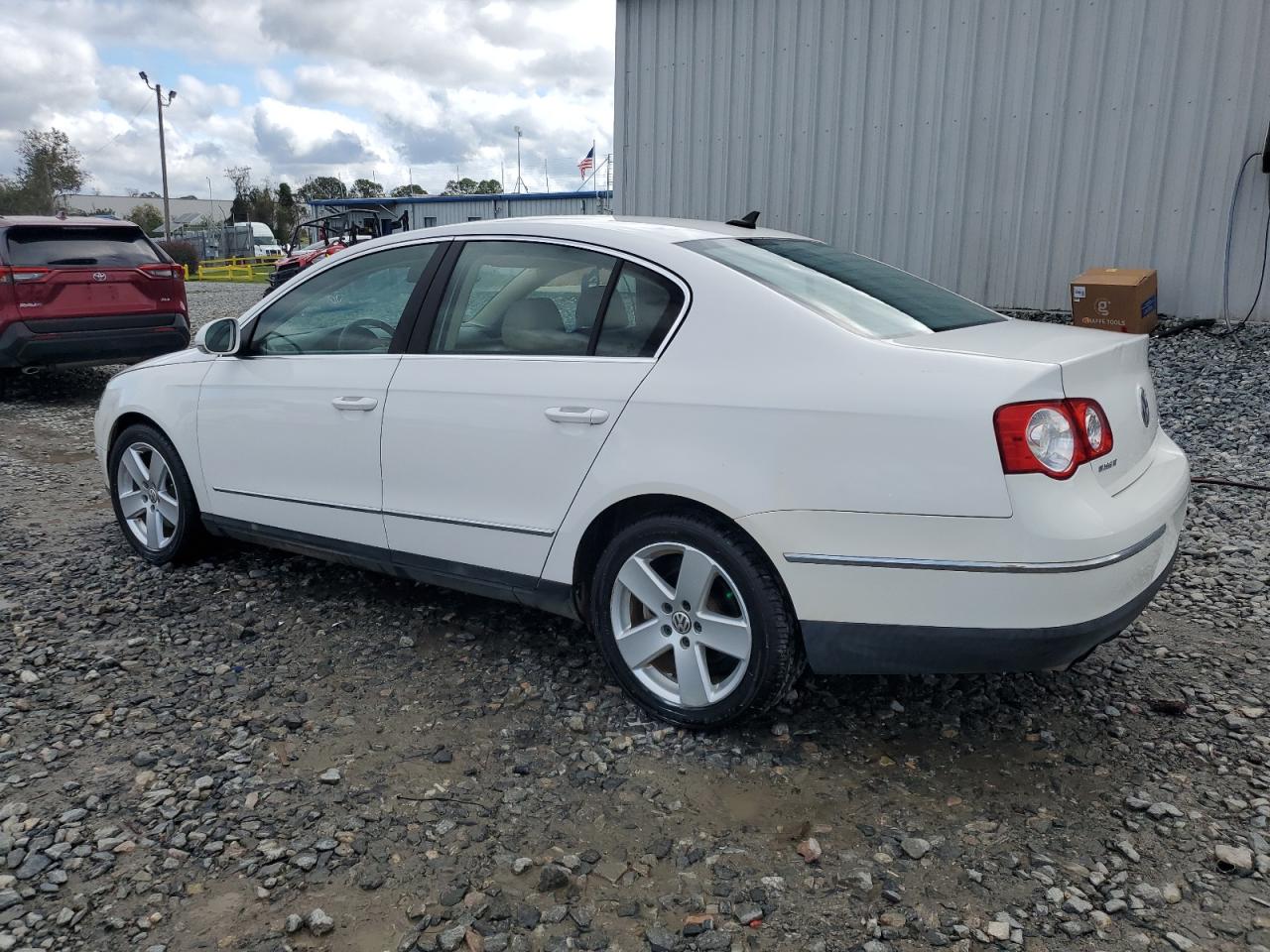 2008 Volkswagen Passat - Image 2