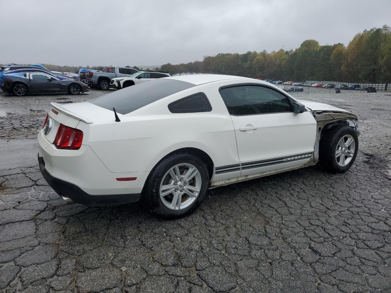 2011 Ford Mustang - Image 3