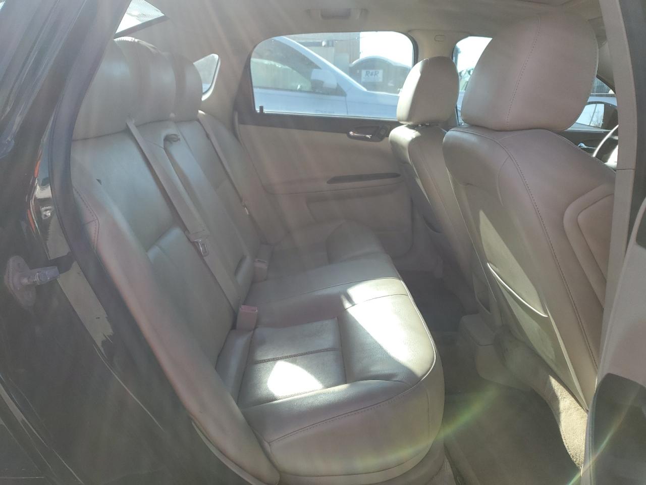 2011 Chevrolet Impala - Image 10