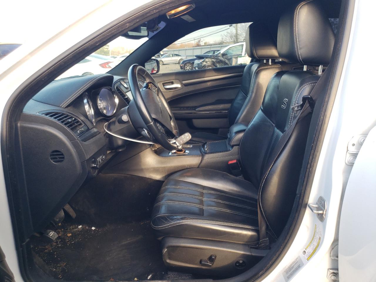 2014 Chrysler 300 - Image 7