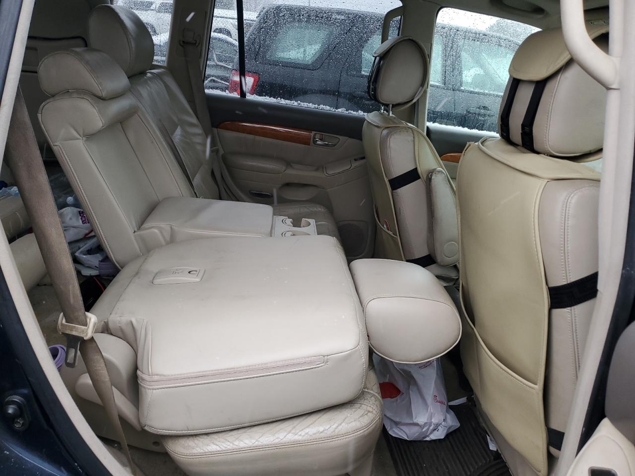 2003 Lexus GX - Image 12