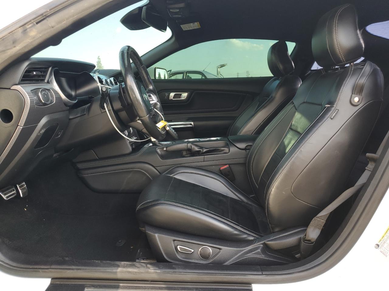 2019 Ford Mustang - Image 7