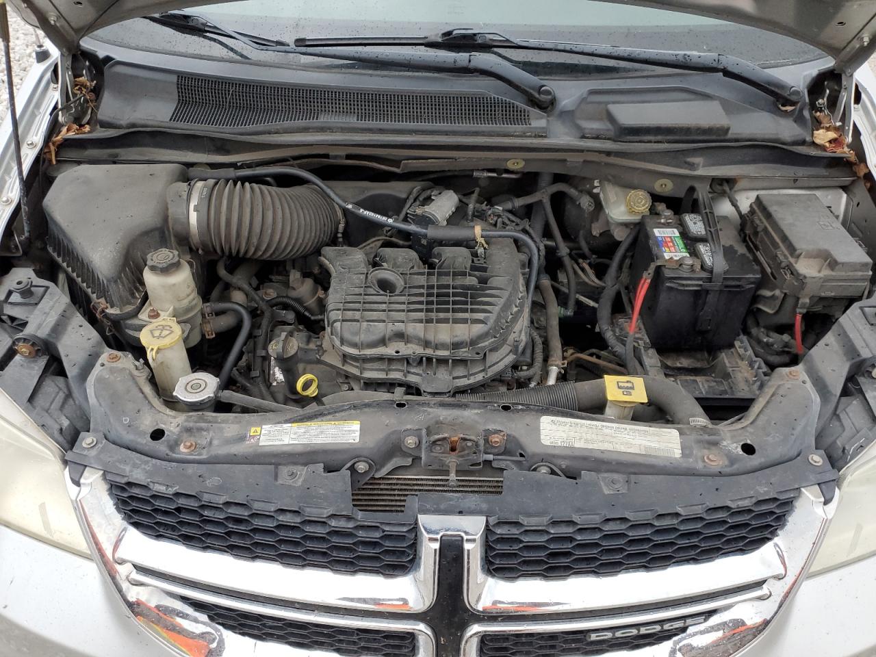 2011 Dodge Caravan - Image 12