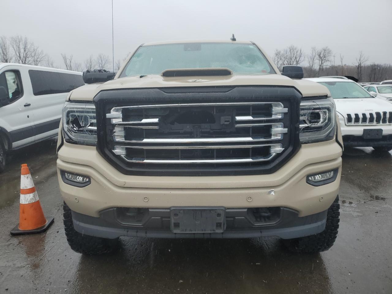 2018 GMC Sierra - Image 5