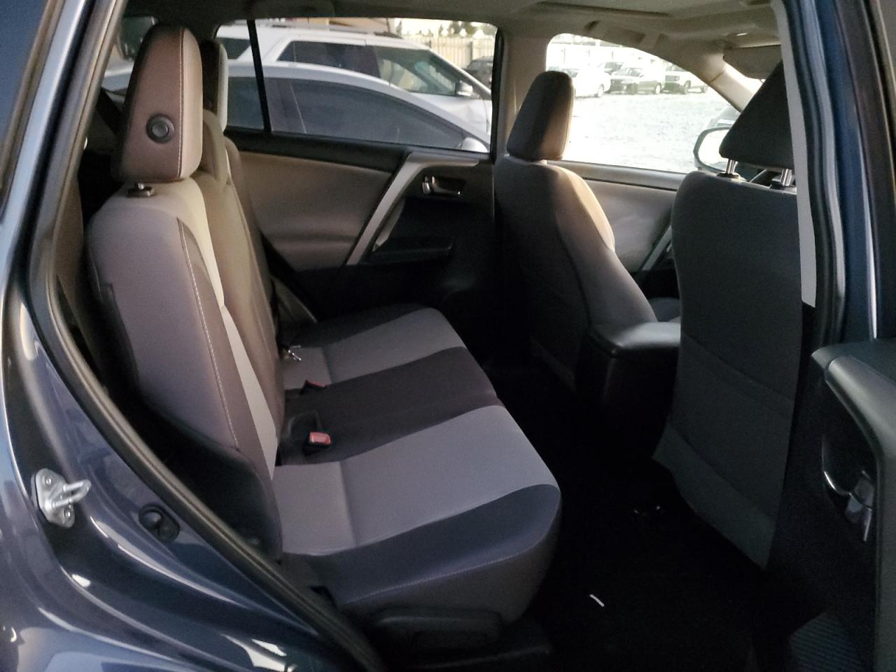 2014 Toyota RAV 4 - Image 11