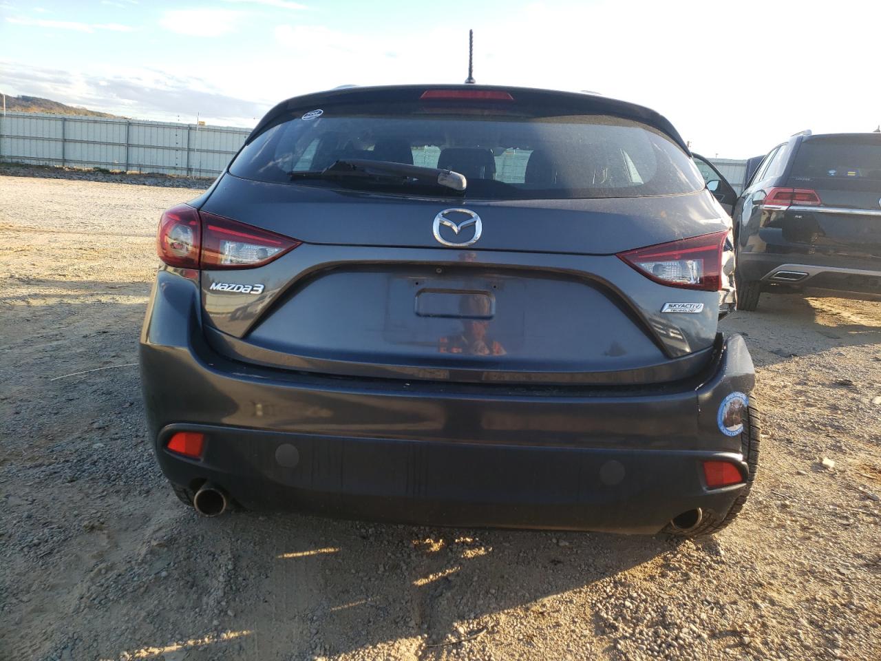2016 Mazda 3 - Image 6