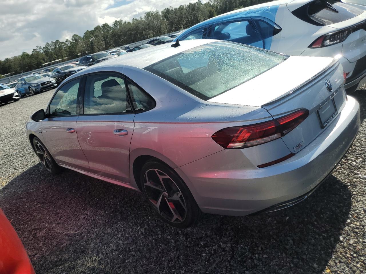 2020 Volkswagen Passat - Image 2