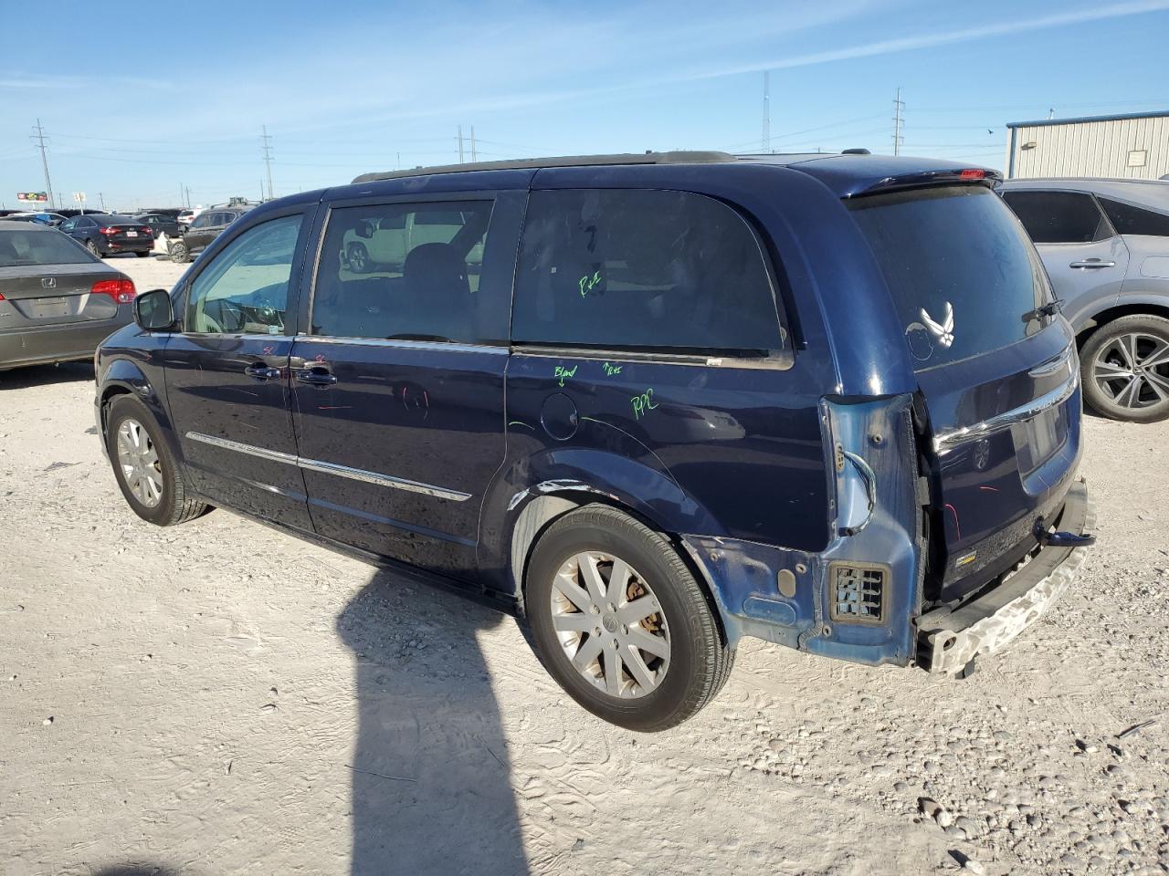 2014 Chrysler Town & Country - Image 2