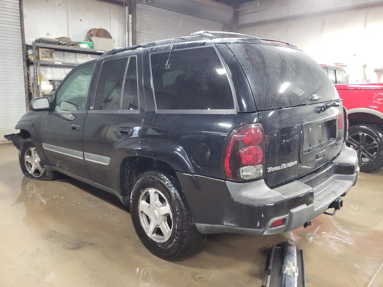 2002 Chevrolet TrailBlazer - Image 2