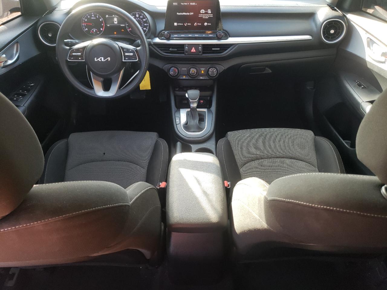 2024 Kia Forte - Image 8
