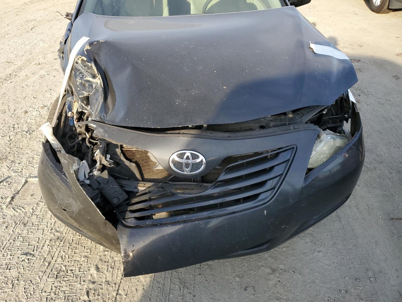 2009 Toyota Camry - Image 11