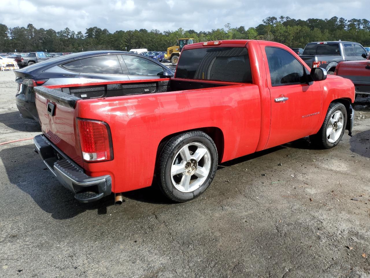 2008 Chevrolet Silverado - Image 3