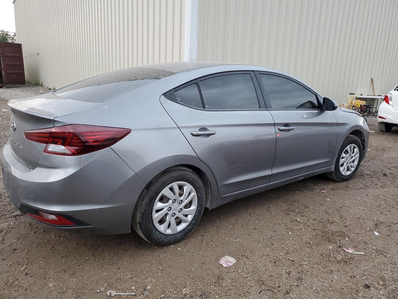 2019 Hyundai Elantra - Image 3