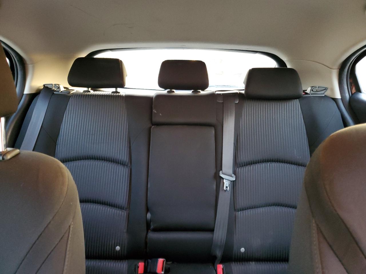 2016 Mazda 3 - Image 10