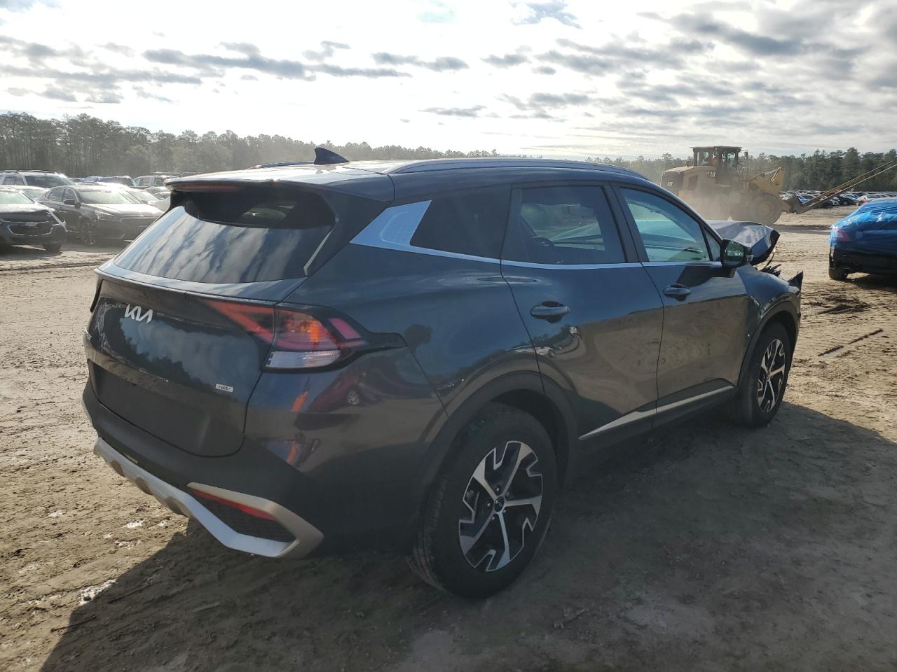 2023 Kia Sportage - Image 3