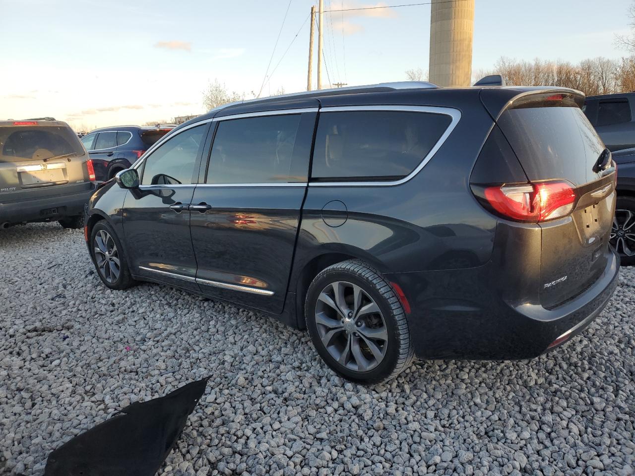 2019 Chrysler Pacifica - Image 2