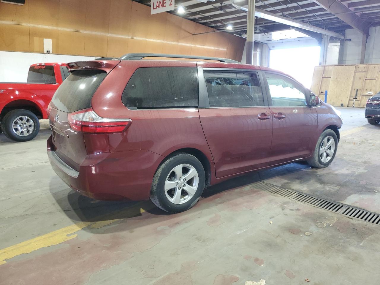 2015 Toyota Sienna - Image 3