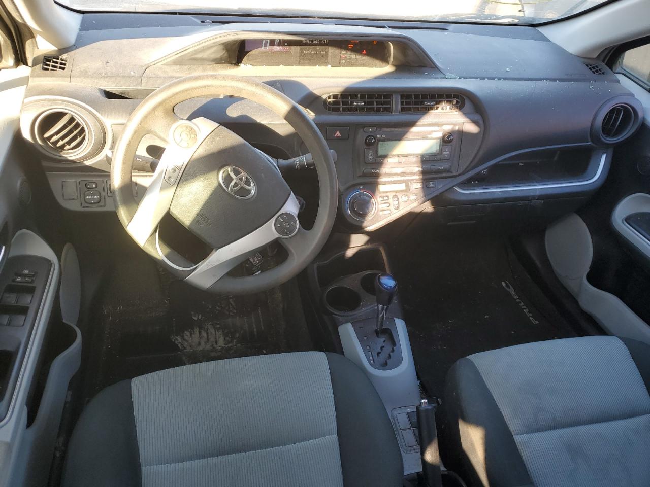 2014 Toyota Prius - Image 8
