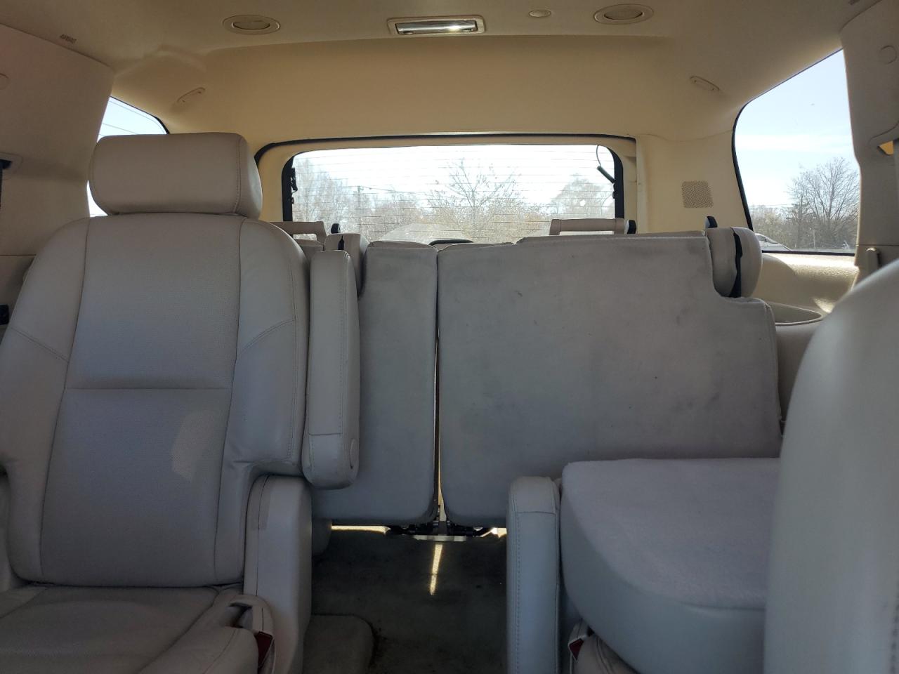 2008 Cadillac Escalade - Image 10